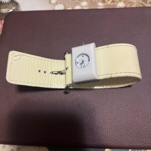 MARC‎  JACOBS WHITE WOMENS WATCH